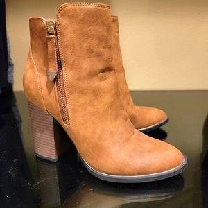 Guess boots